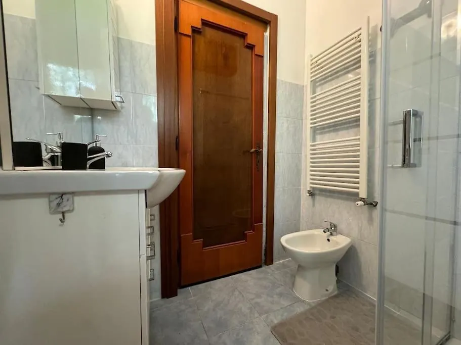 -Free Parking- Salo Sky Loft Con Wi-Fi, E A-C Apartment 0*,
