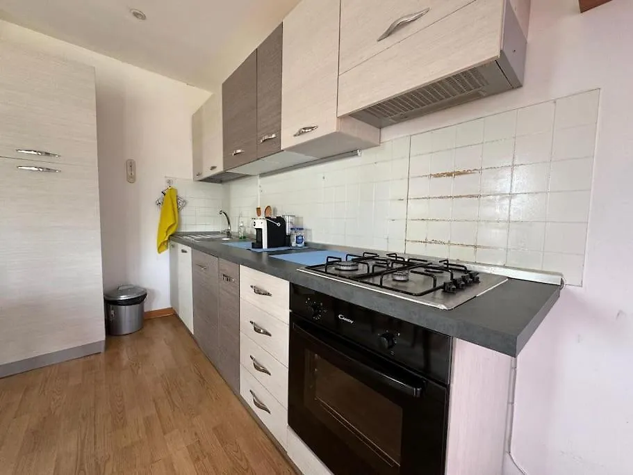 -Free Parking- Salo Sky Loft Con Wi-Fi, E A-C Apartment 0*,  Italy