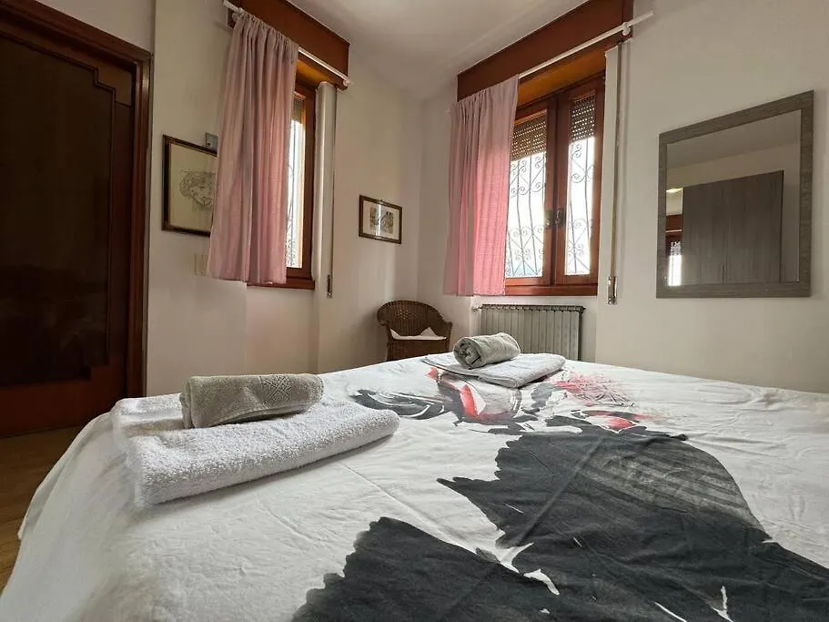 -Free Parking- Salo Sky Loft Con Wi-Fi, E A-C Apartment