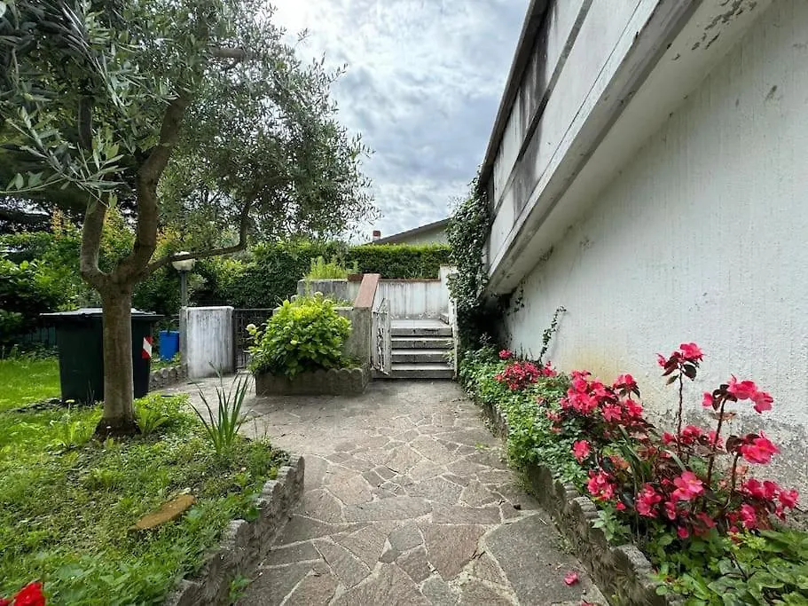 -Free Parking- Salo Sky Loft Con Wi-Fi, E A-C Apartment